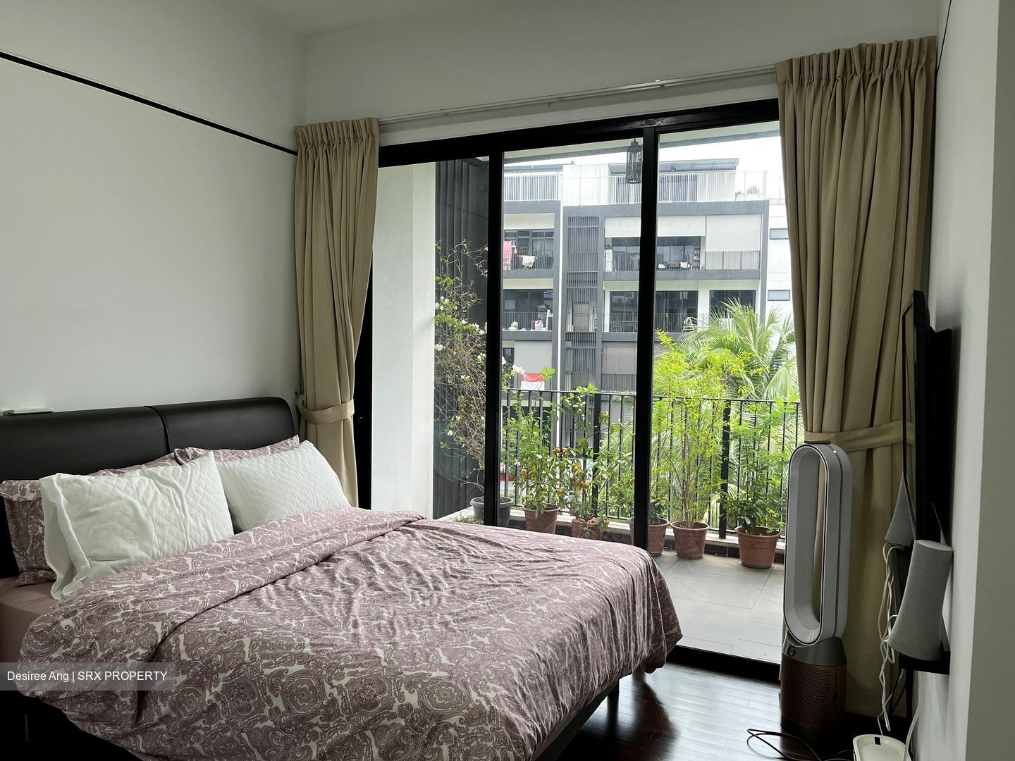 Village @ Pasir Panjang (D5), Condominium #370717331